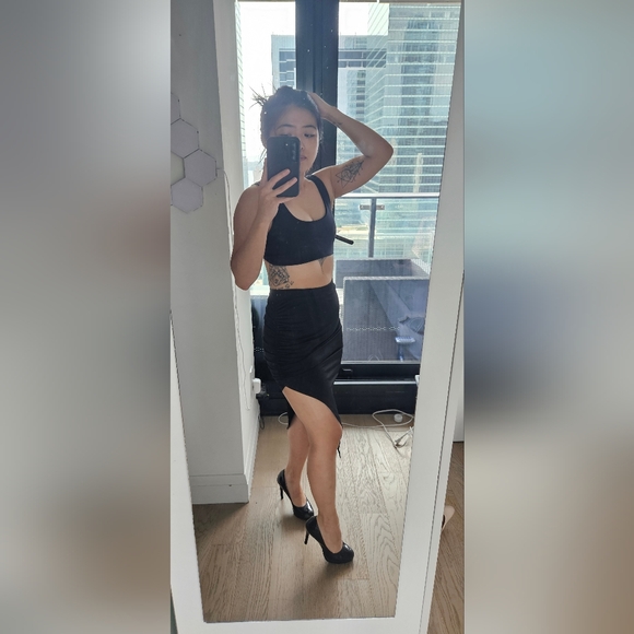 Zaful black assymetrical skirt (NWOT) - Picture 2 of 3